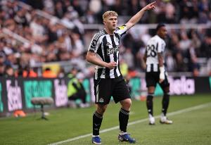 罗马诺谈霍尔加盟曼联传闻：交易没有接近达成，目前无实质进展
