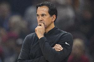 斯波：字母哥会给对手的防线造成巨大的破坏 期待发掘其组织天赋